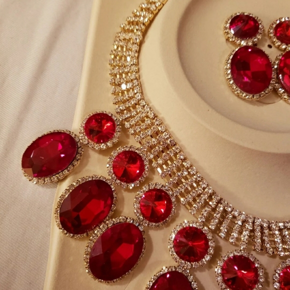 Red Ruby Rhinestone Necklace Set - Picture 3 of 12